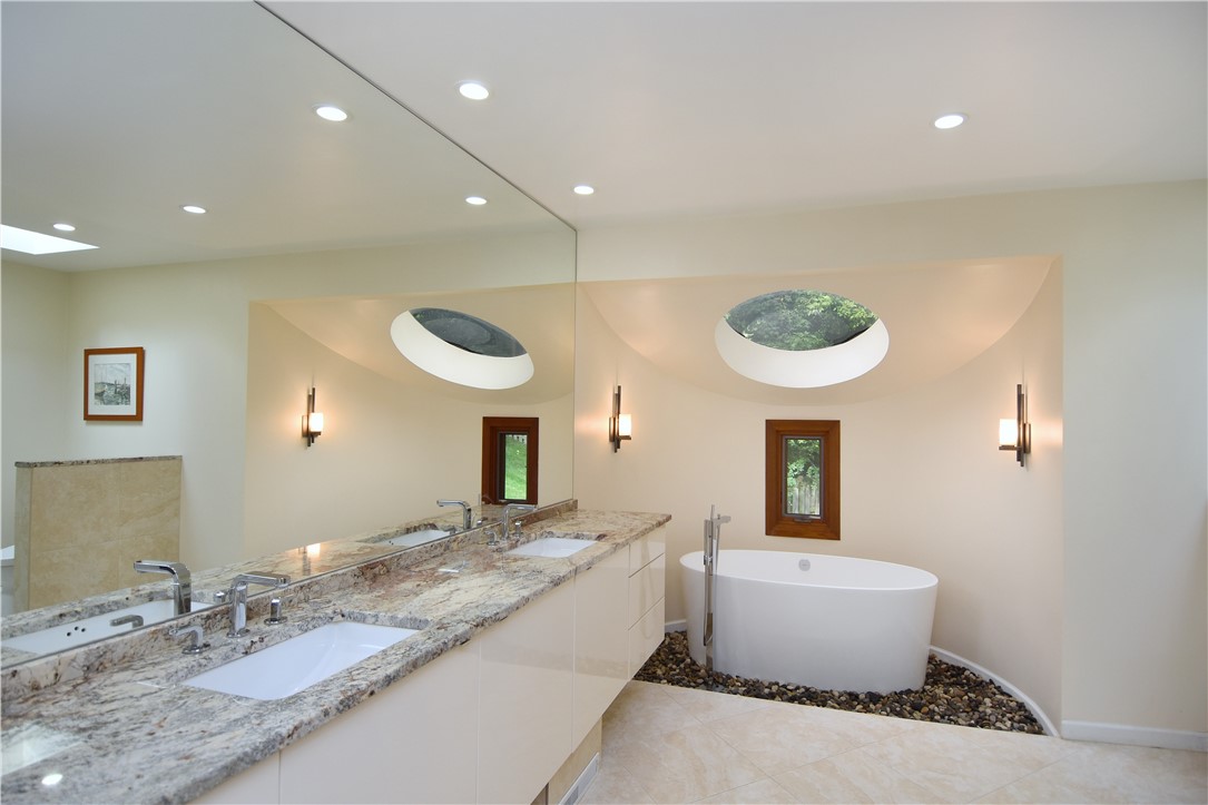 2682 Oak Hill Dr.