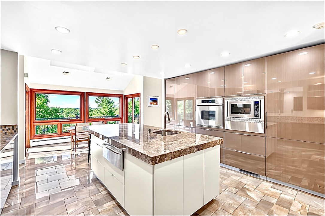 2682 Oak Hill Dr.
