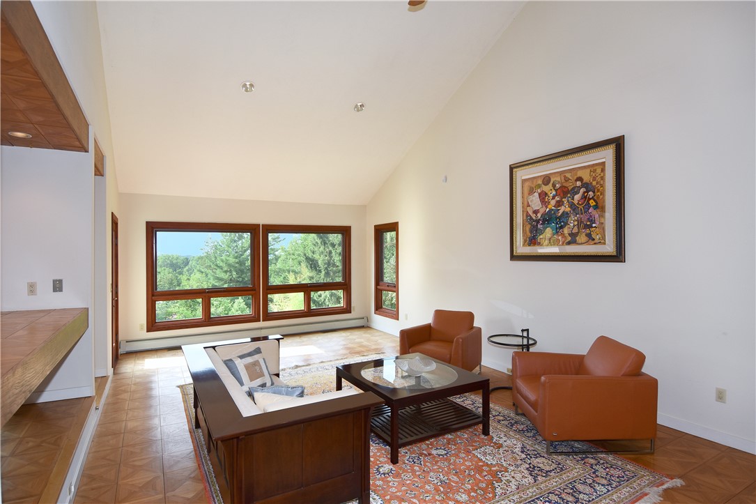 2682 Oak Hill Dr.