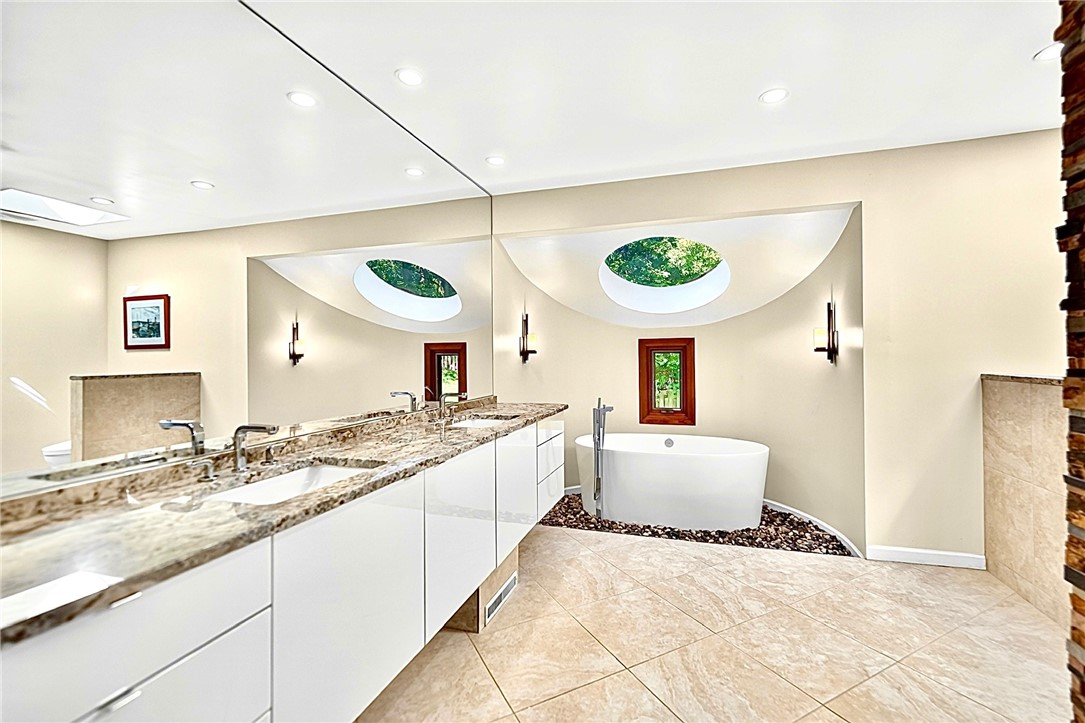 2682 Oak Hill Dr.