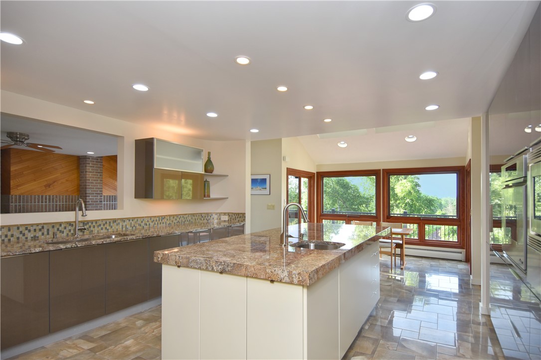 2682 Oak Hill Dr.
