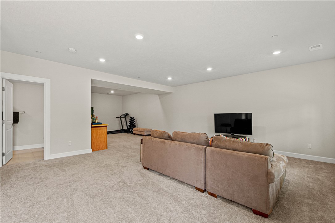 4305 Spruce Rd.