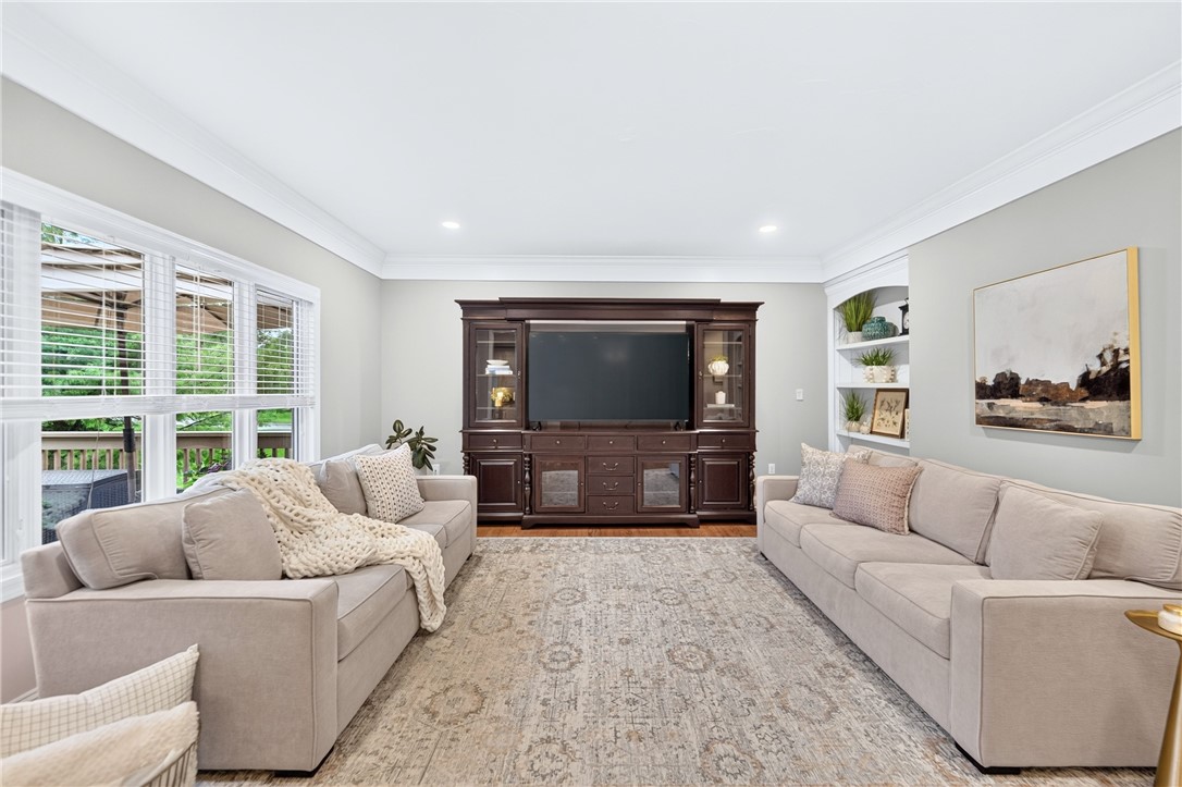 238 Greenwood Dr.