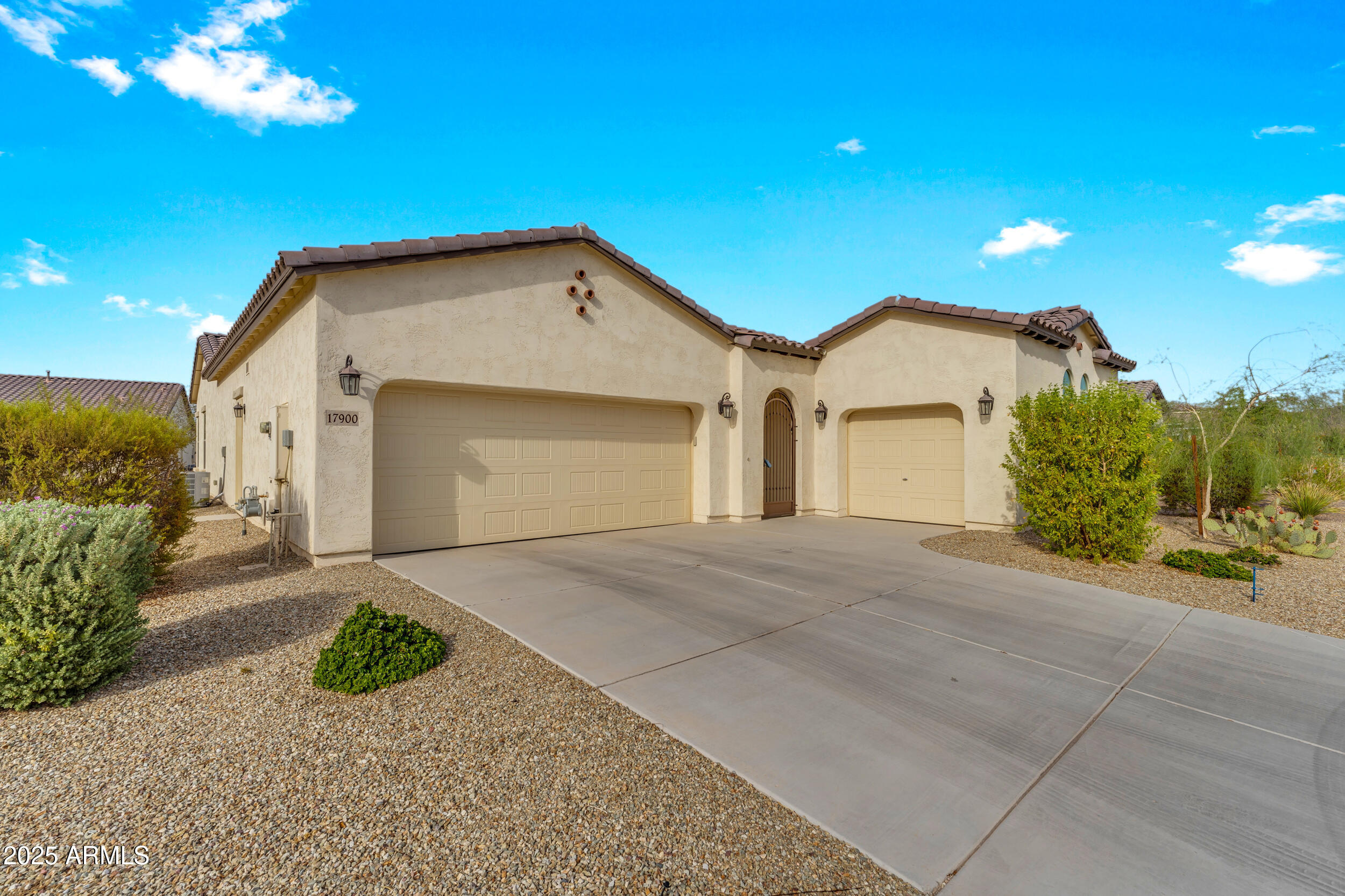 17900 W BRIARWOOD Drive