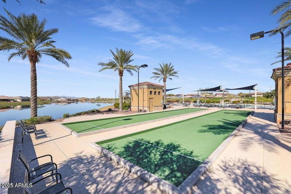 17900 W BRIARWOOD Drive