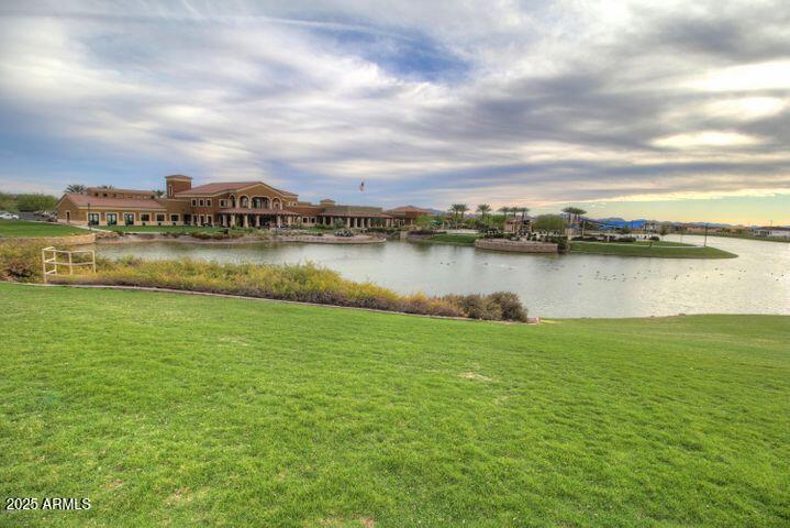 17900 W BRIARWOOD Drive