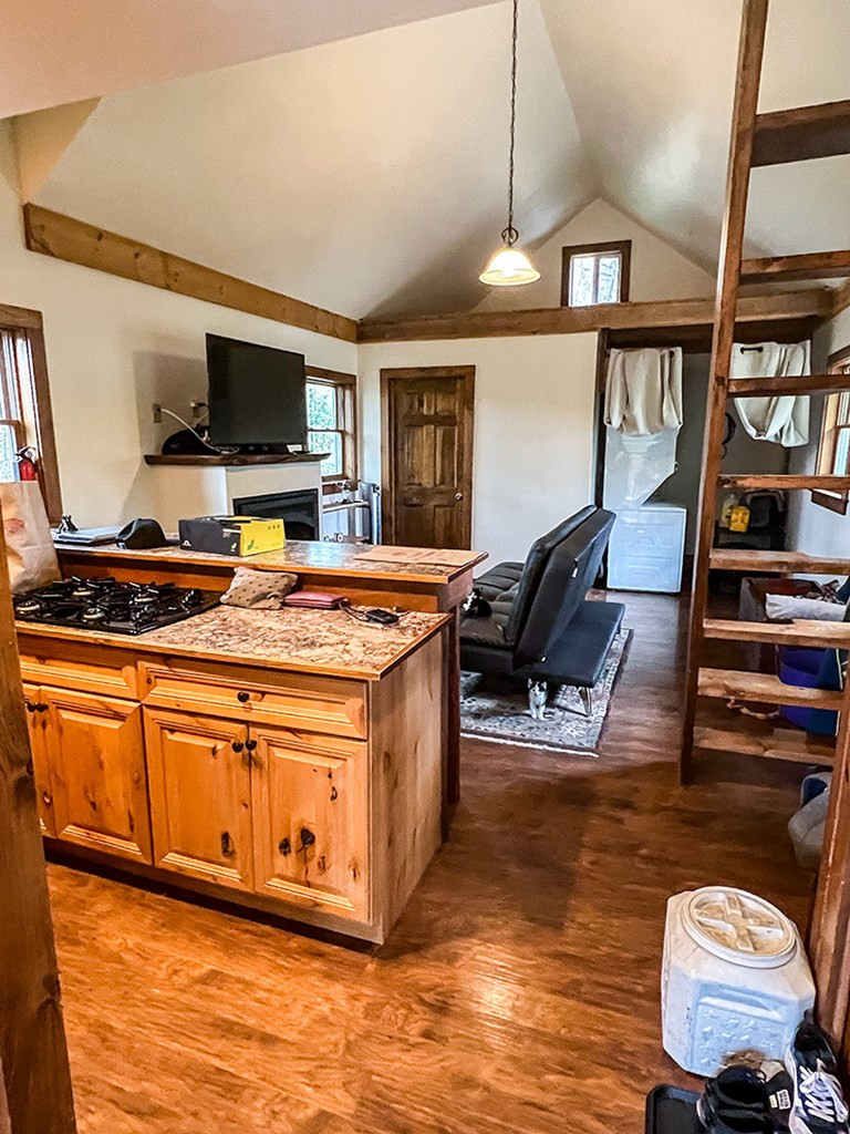 195 Averyville Lane