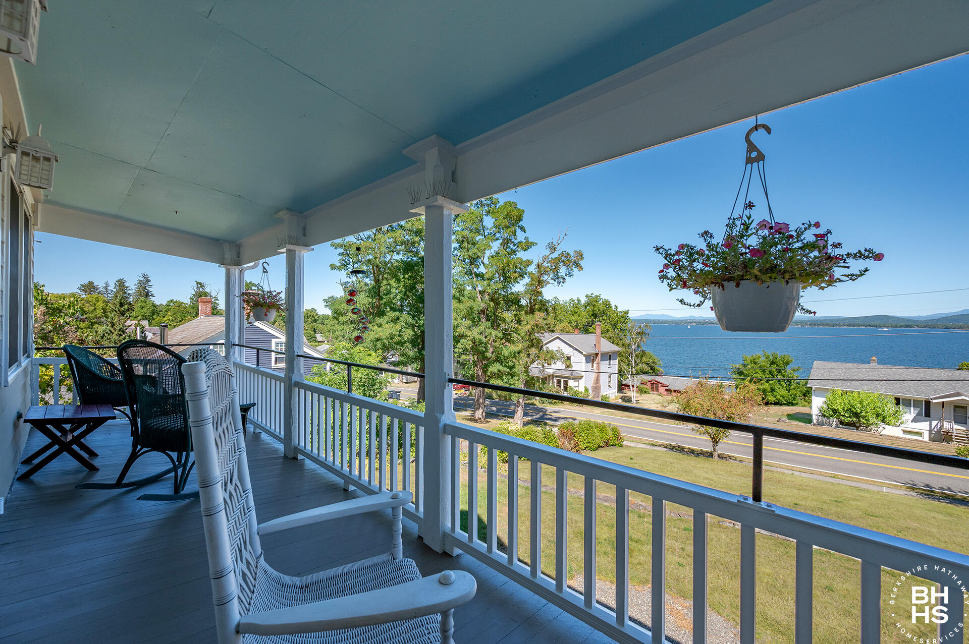 2255 LakeShore Road