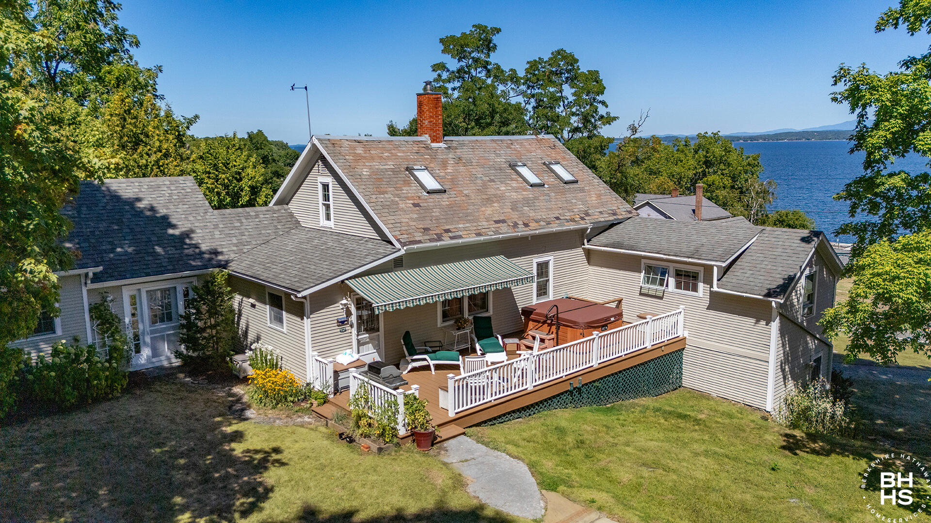 2255 LakeShore Road