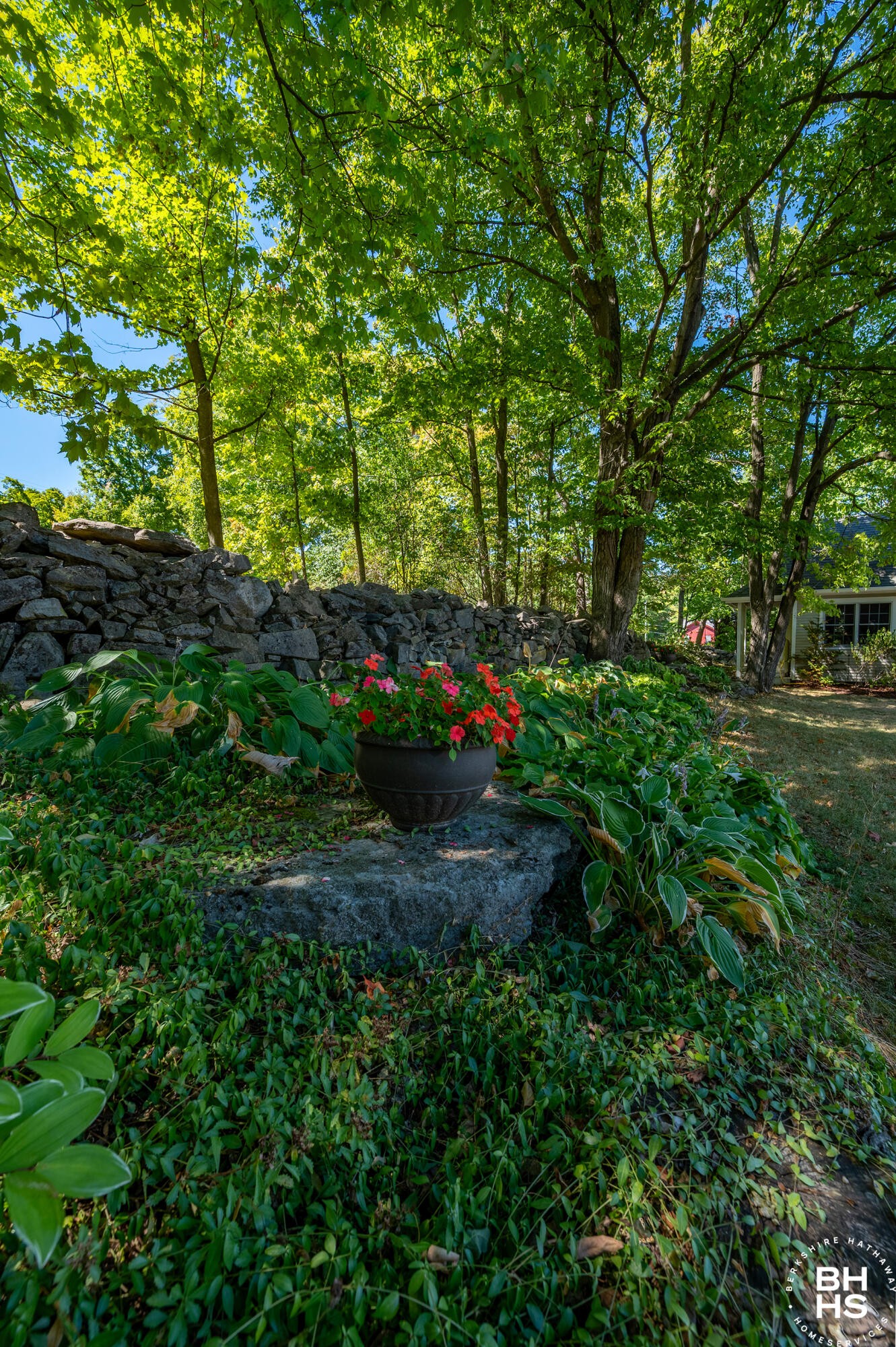 2255 LakeShore Road