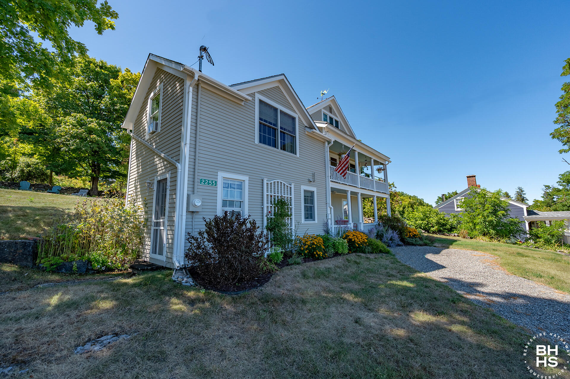 2255 LakeShore Road
