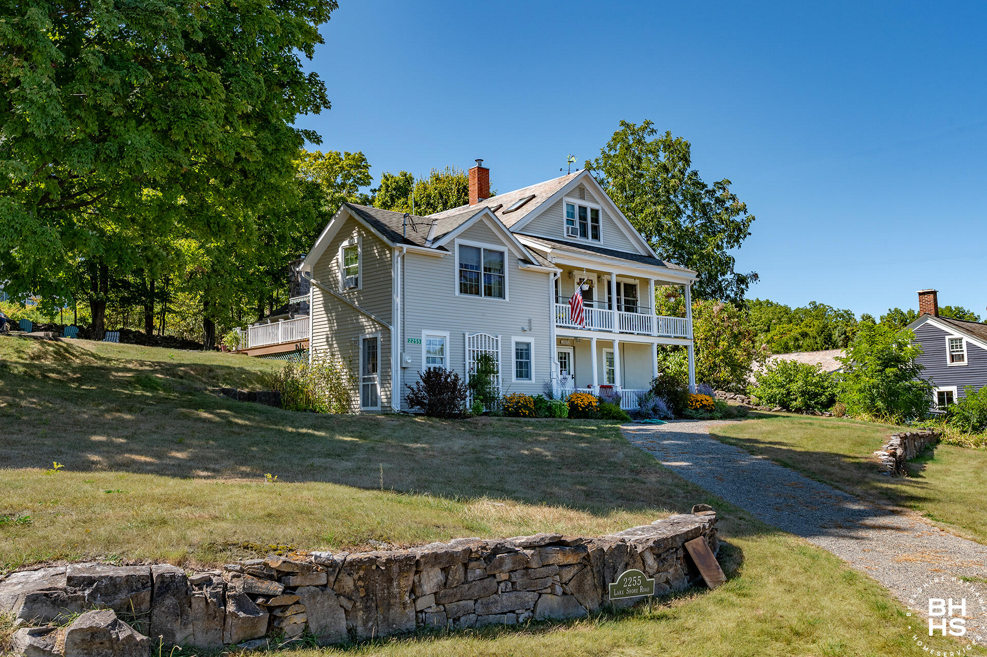 2255 LakeShore Road