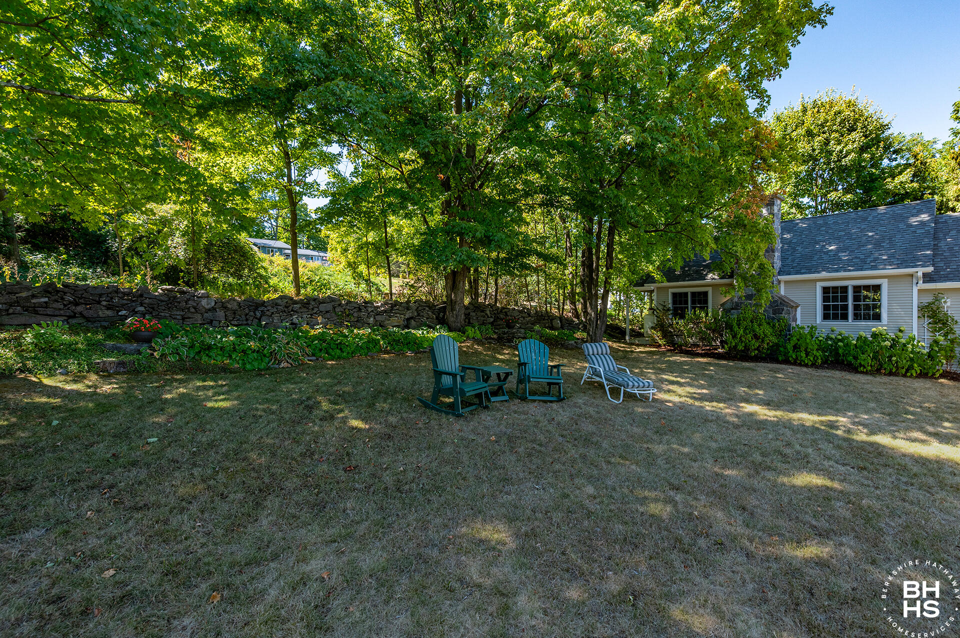 2255 LakeShore Road