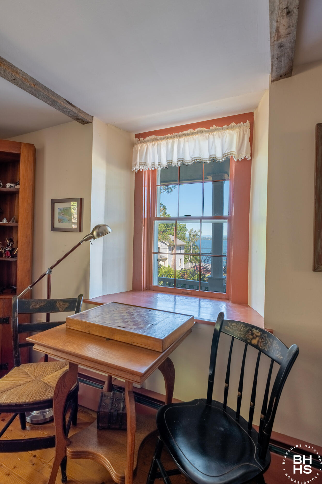 2255 LakeShore Road