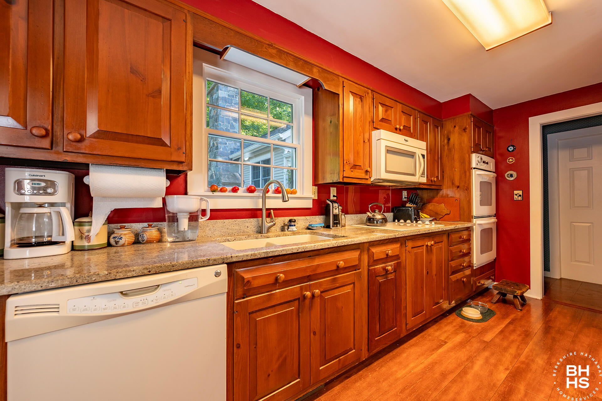 2255 LakeShore Road