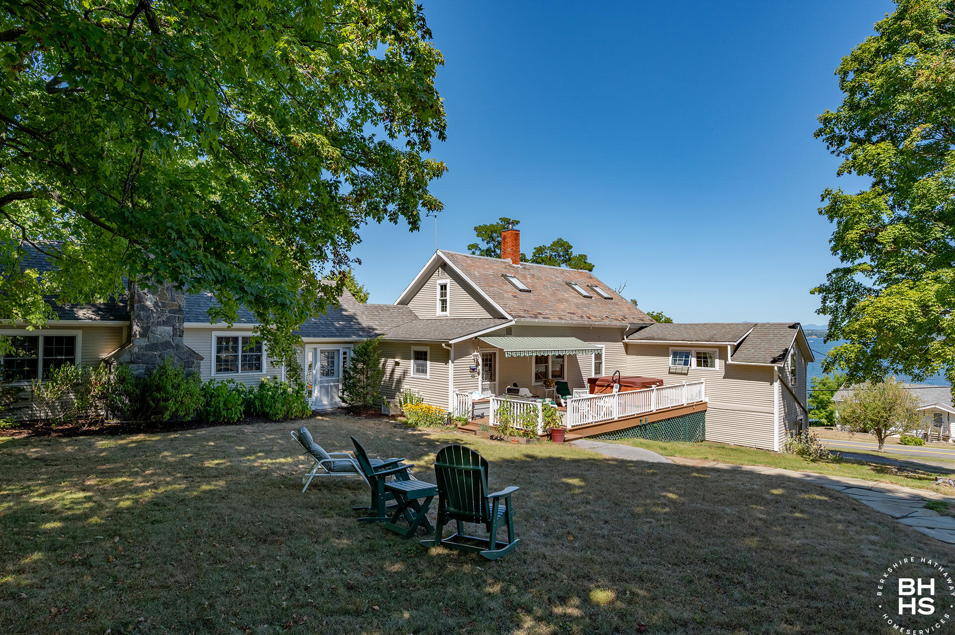 2255 LakeShore Road