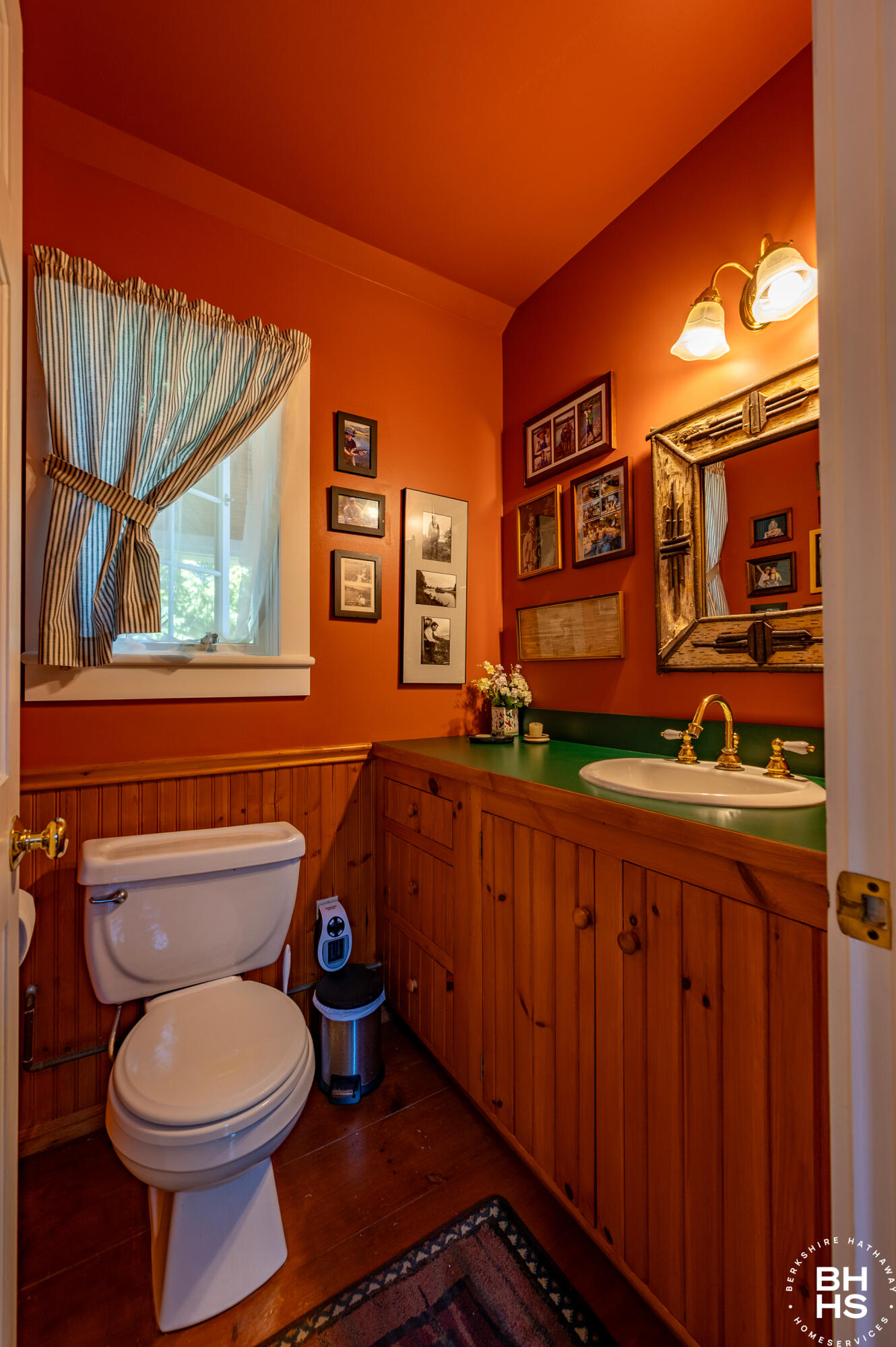 2255 LakeShore Road