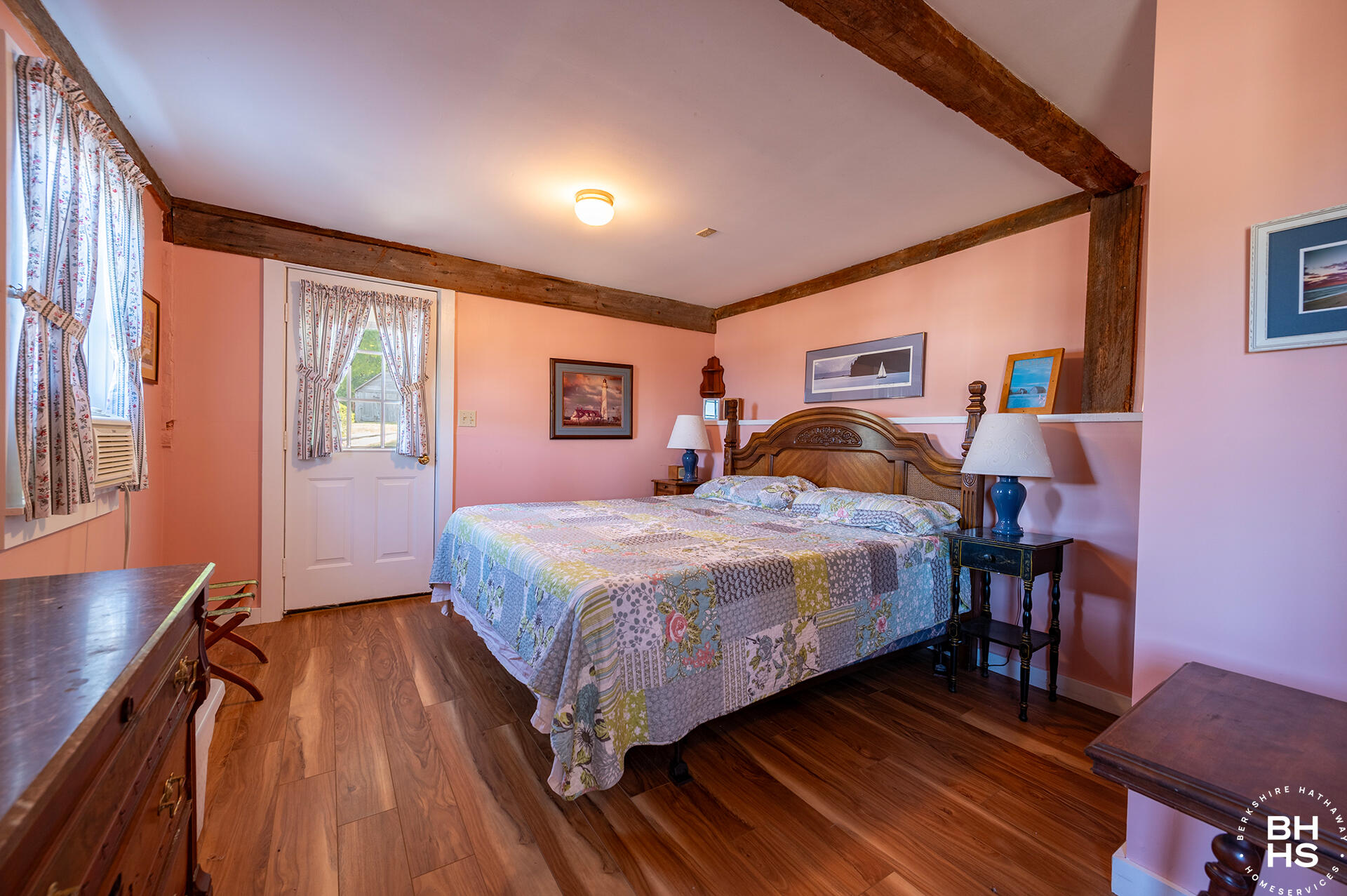 2255 LakeShore Road