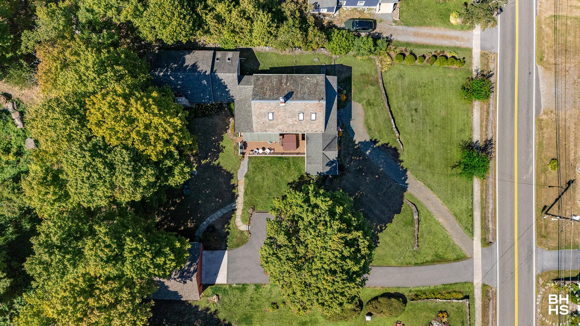 2255 LakeShore Road