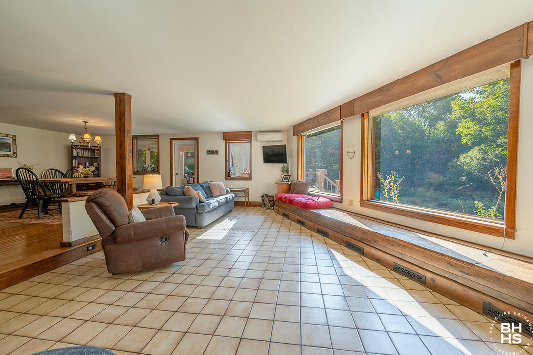 484 Hardy Road