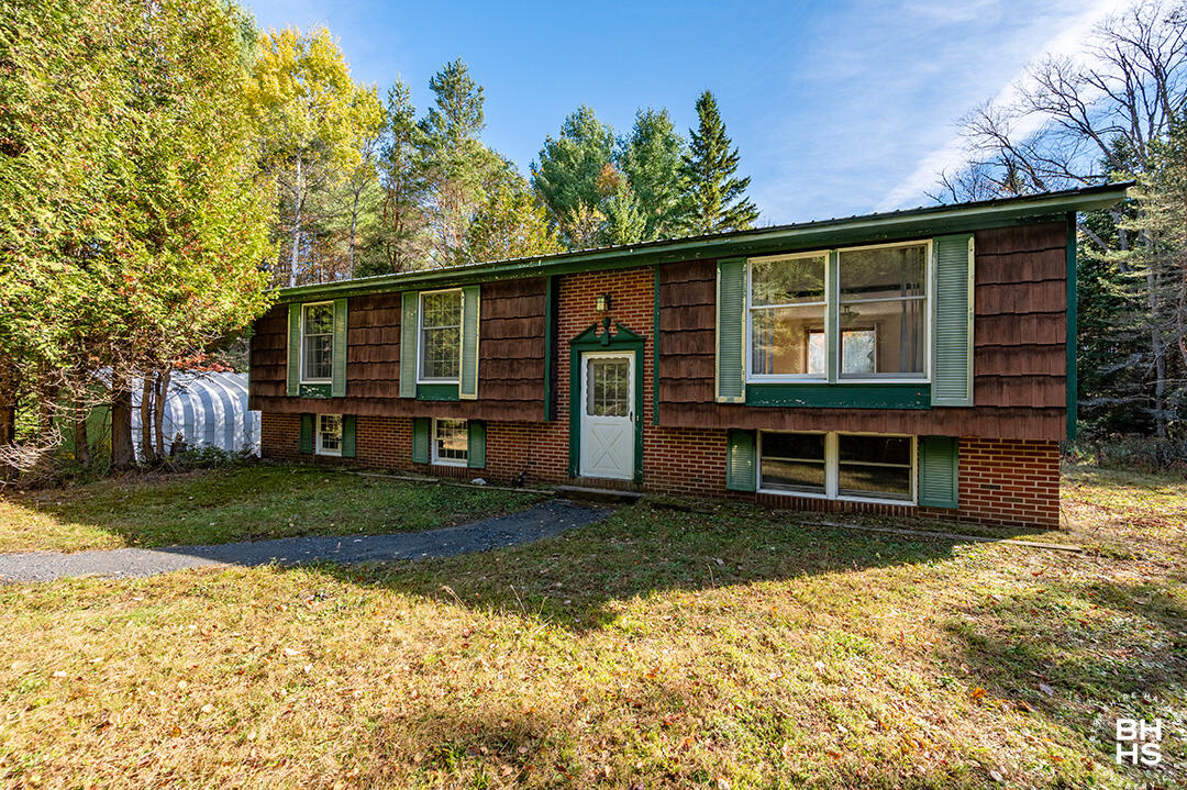 88 Old Wawbeek Road, Tupper Lake