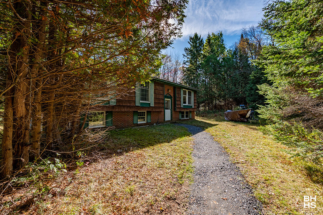 88 Old Wawbeek Road, Tupper Lake