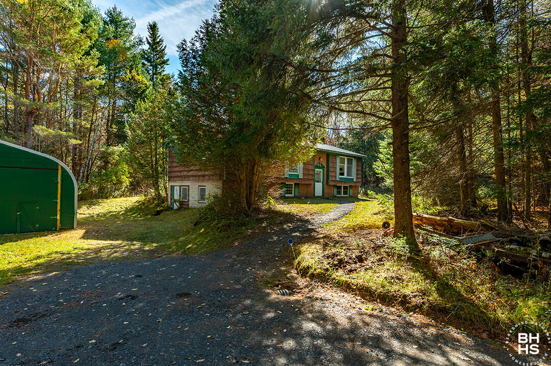 88 Old Wawbeek Road, Tupper Lake