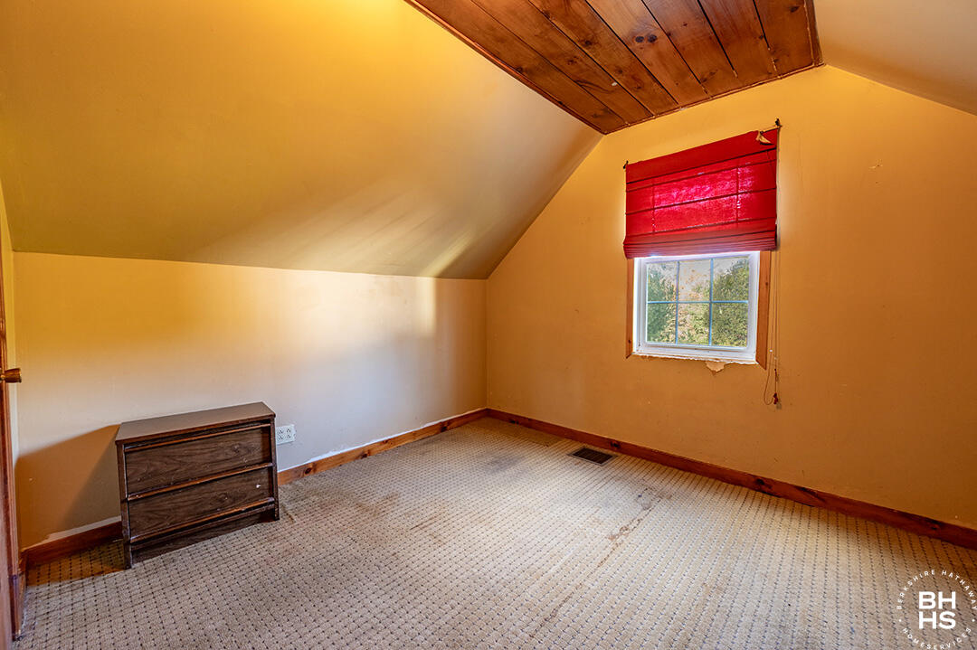 136 Old Military Road