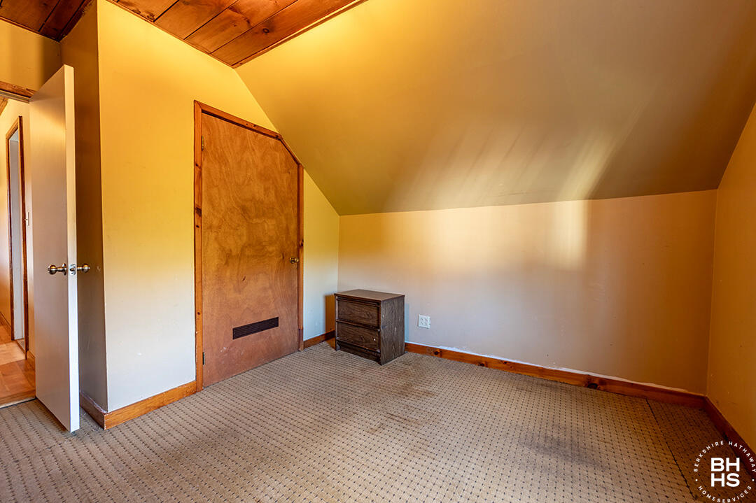 136 Old Military Road