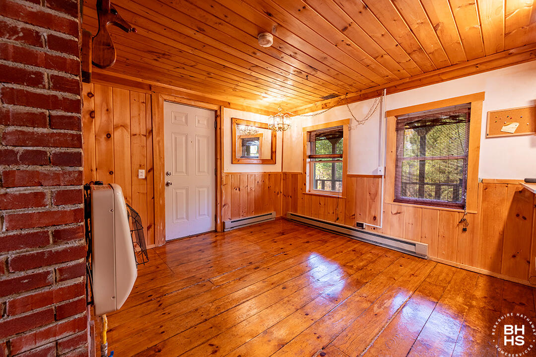 136 Old Military Road