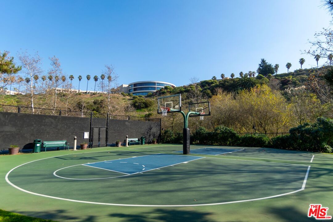 5400 Playa Vista Dr Unit: 2