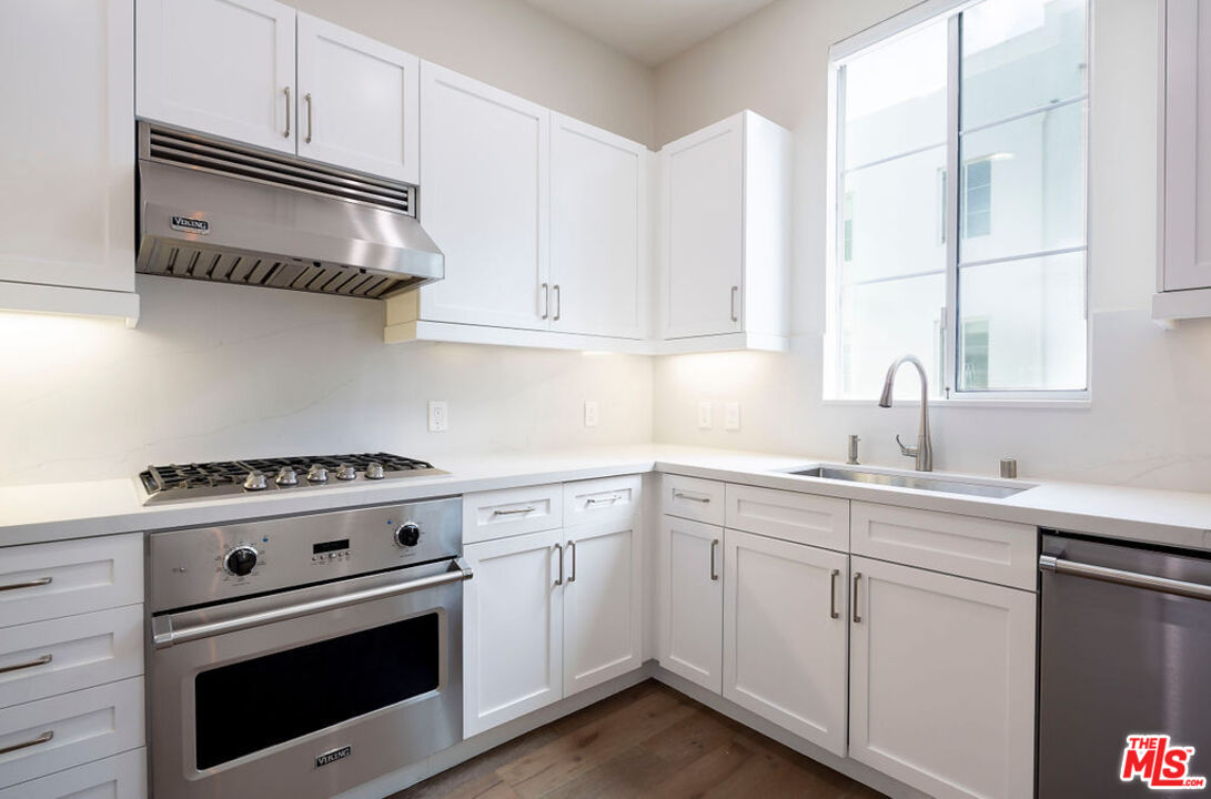 5400 Playa Vista Dr Unit: 2