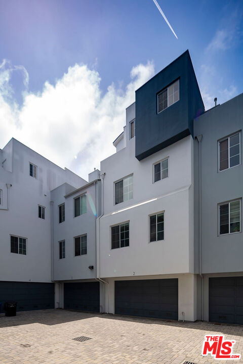 5400 Playa Vista Dr Unit: 2