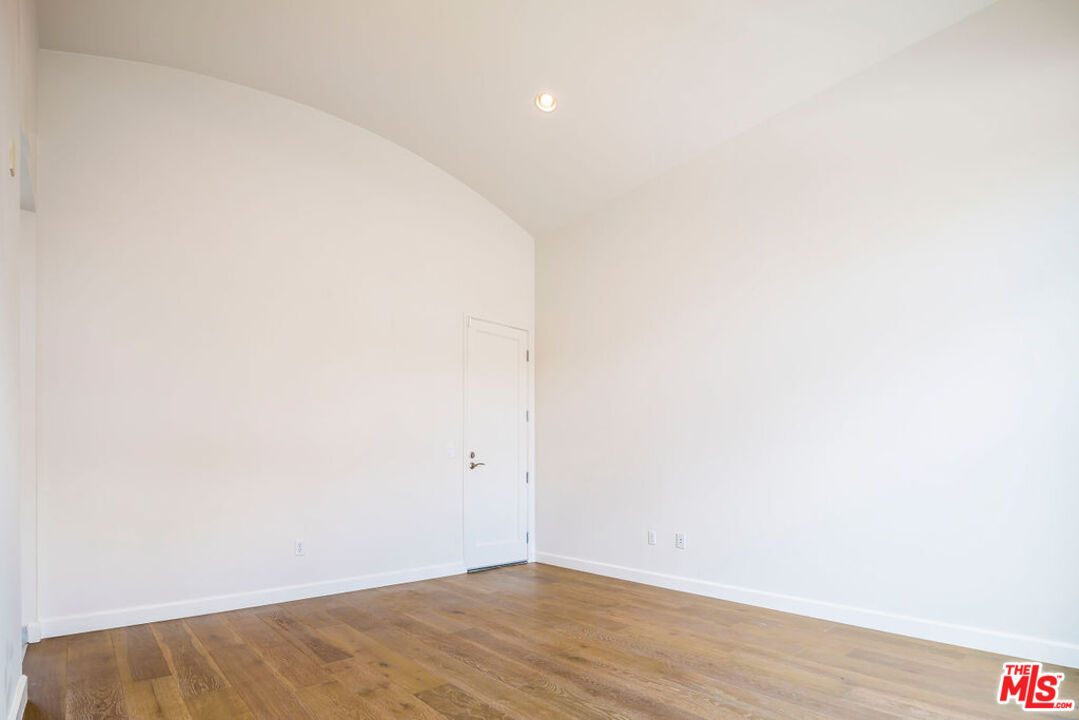 5400 Playa Vista Dr Unit: 2