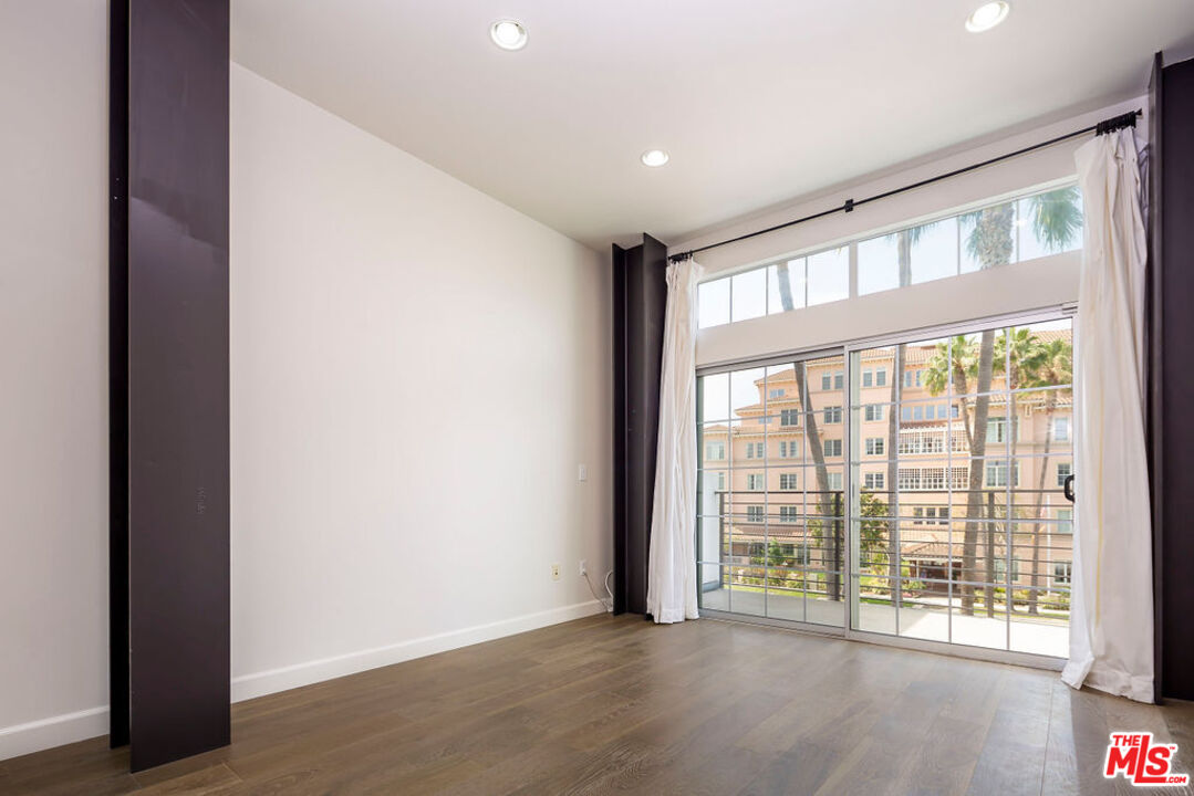 5400 Playa Vista Dr Unit: 2