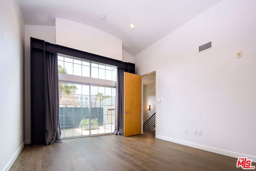 5400 Playa Vista Dr Unit: 2