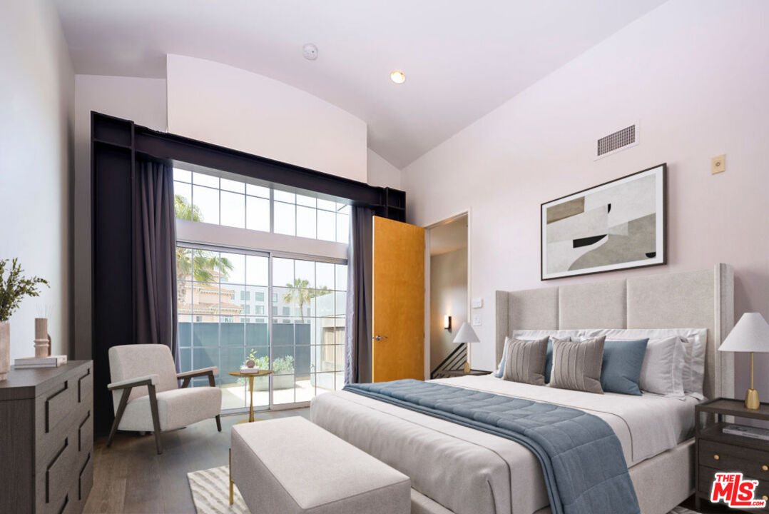 5400 Playa Vista Dr Unit: 2