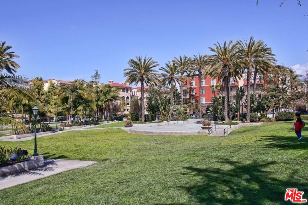 5400 Playa Vista Dr Unit: 2