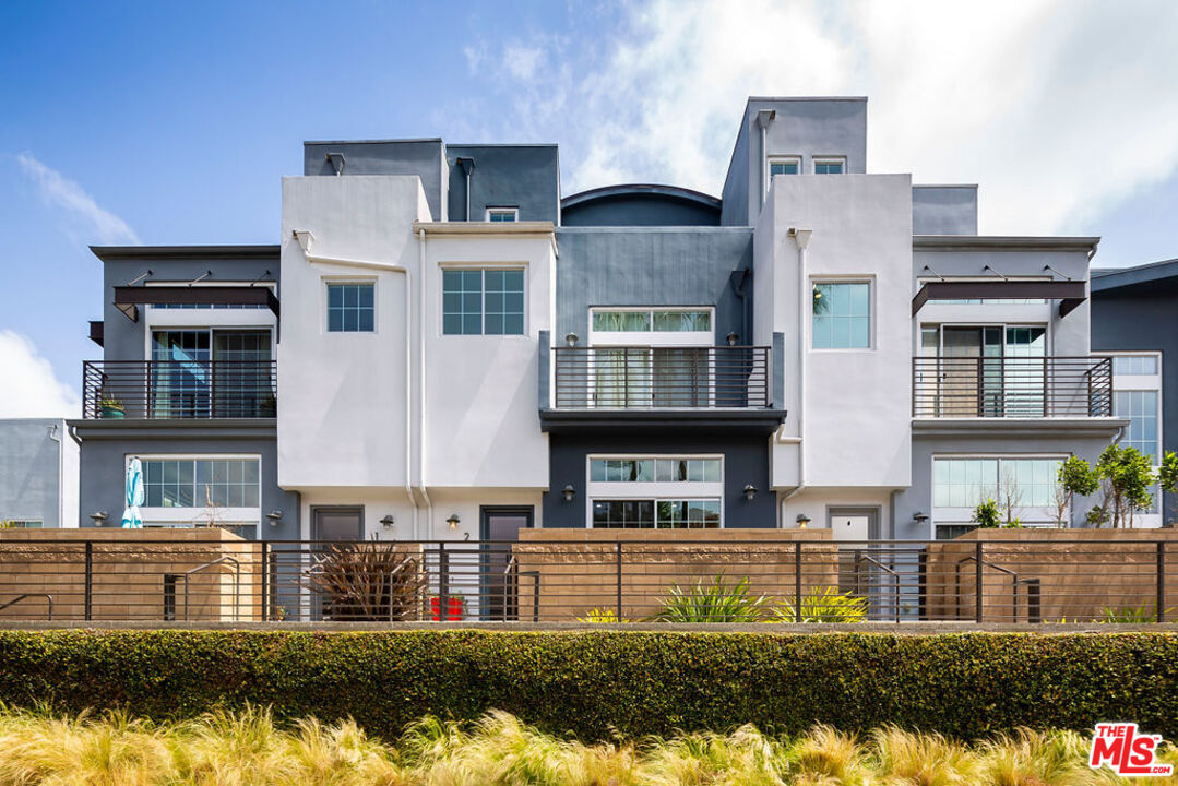 5400 Playa Vista Dr Unit: 2