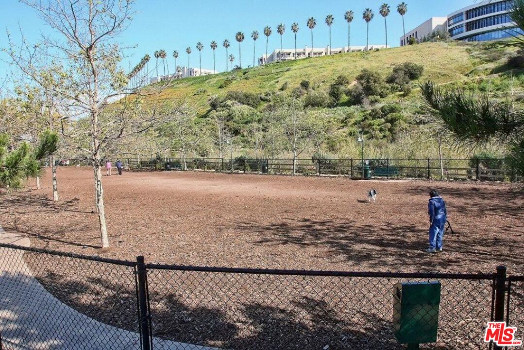 5400 Playa Vista Dr Unit: 2