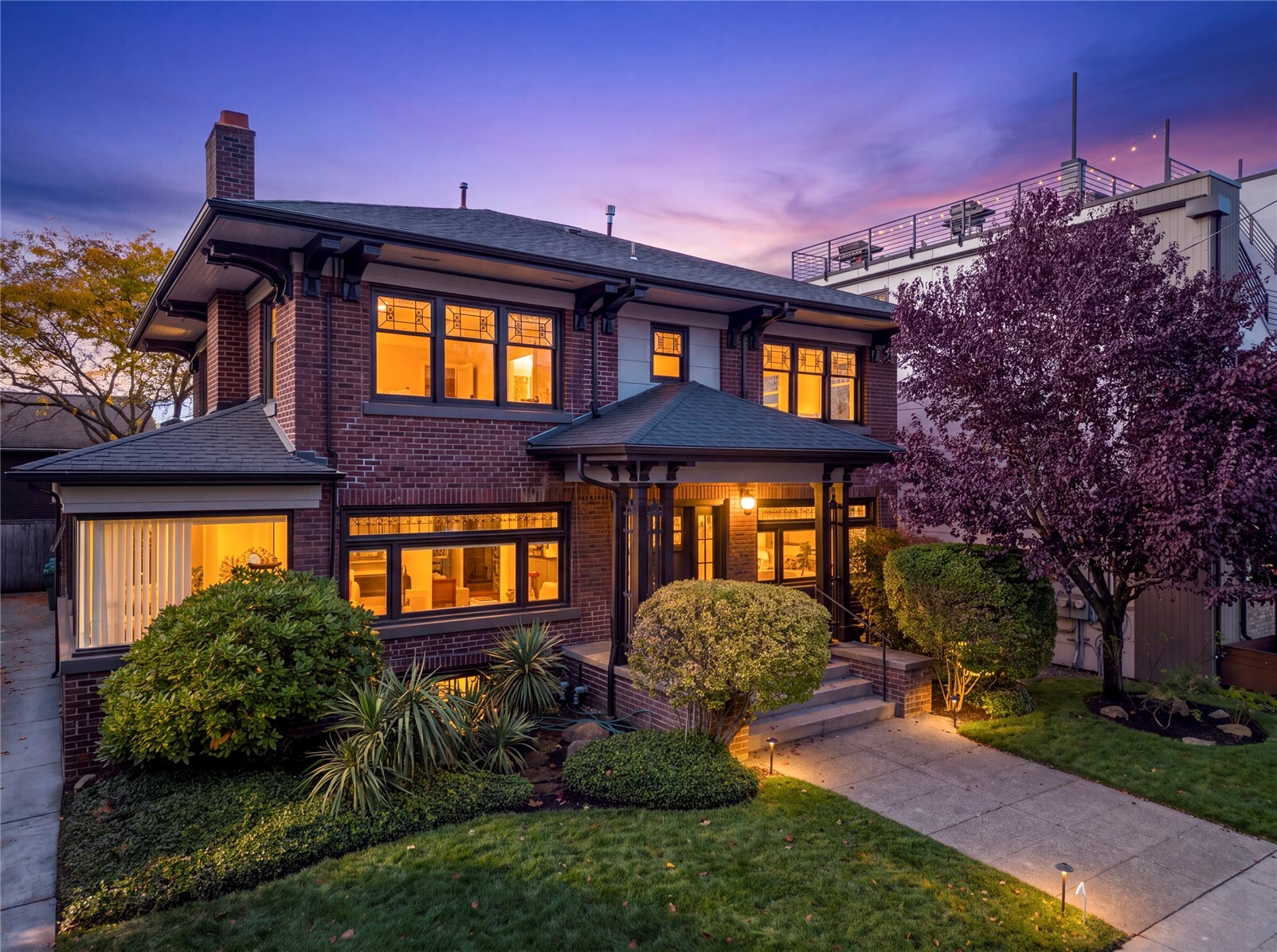 5211 Phinney Avenue N Seattle Wa Us 98103 Nwm2597841