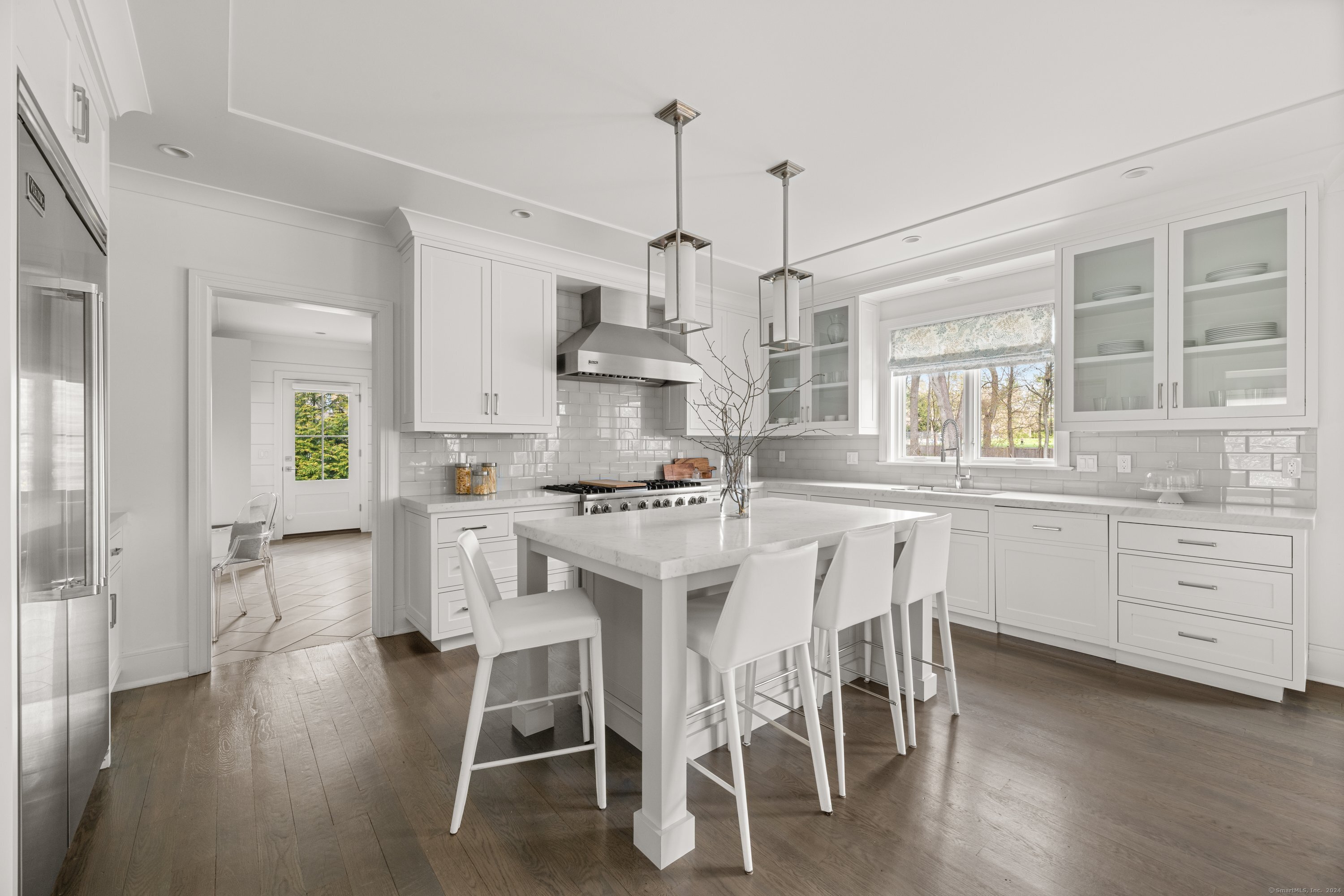 6 Burr Farms Road
