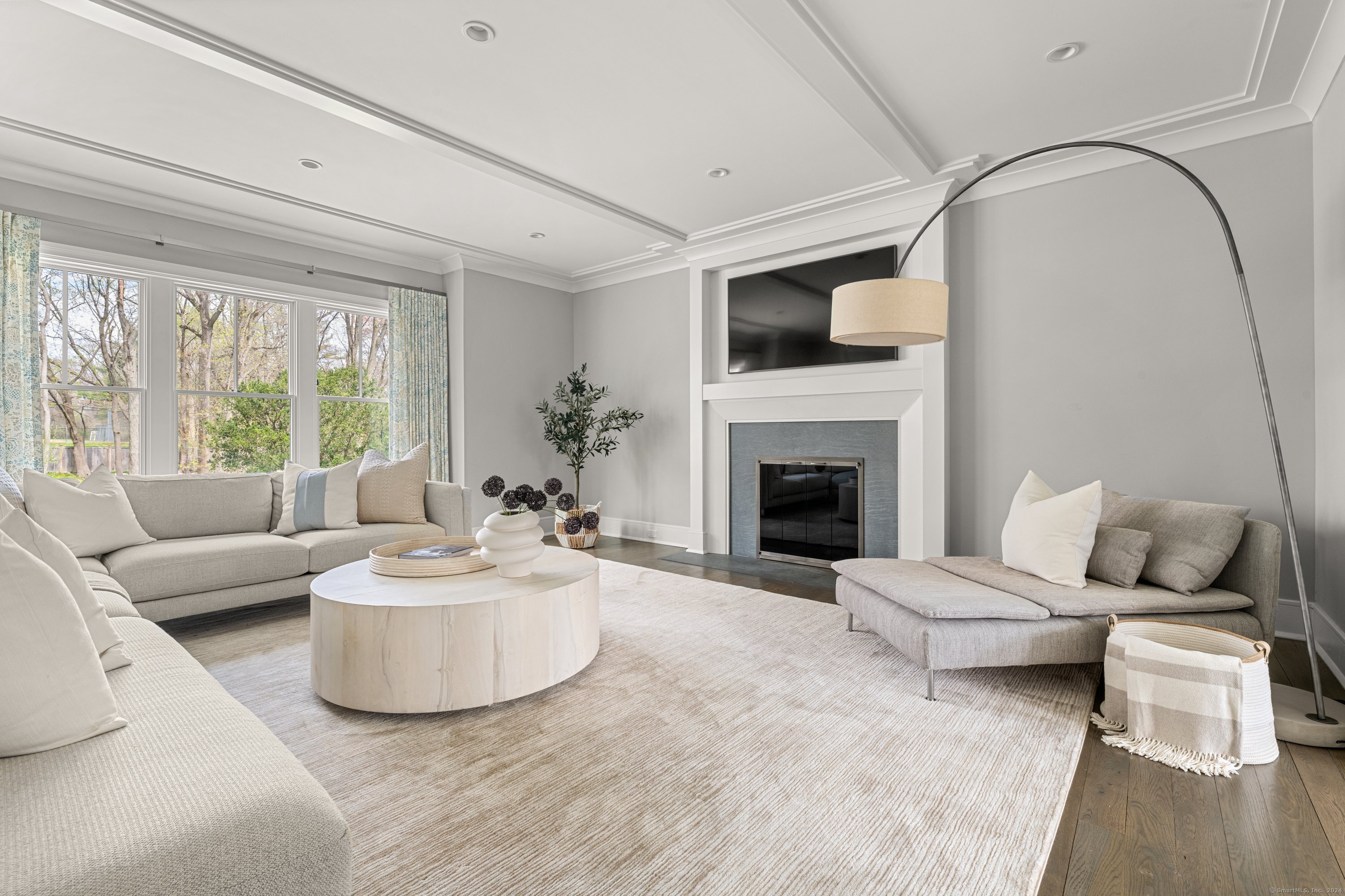 6 Burr Farms Road