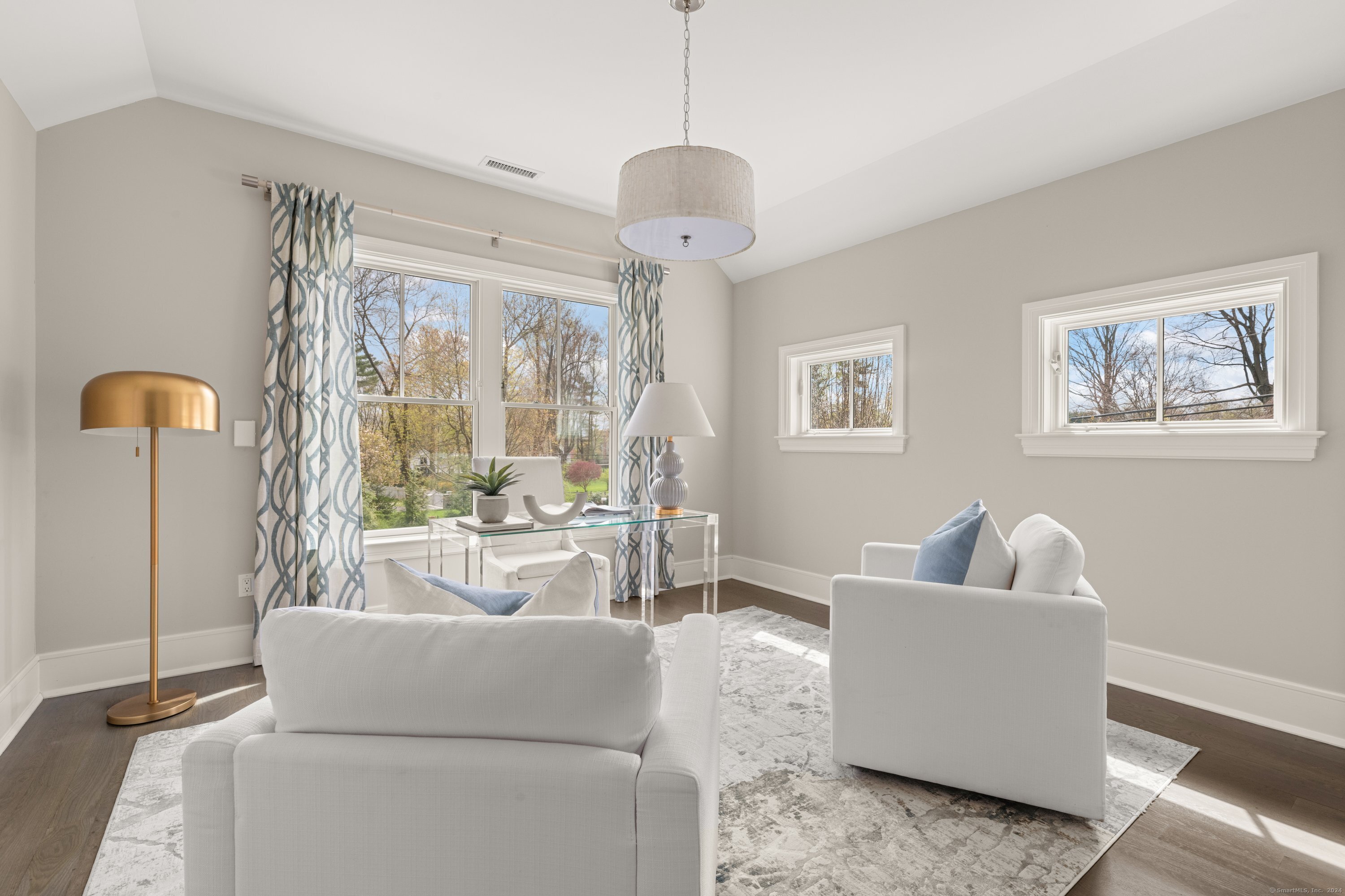 6 Burr Farms Road