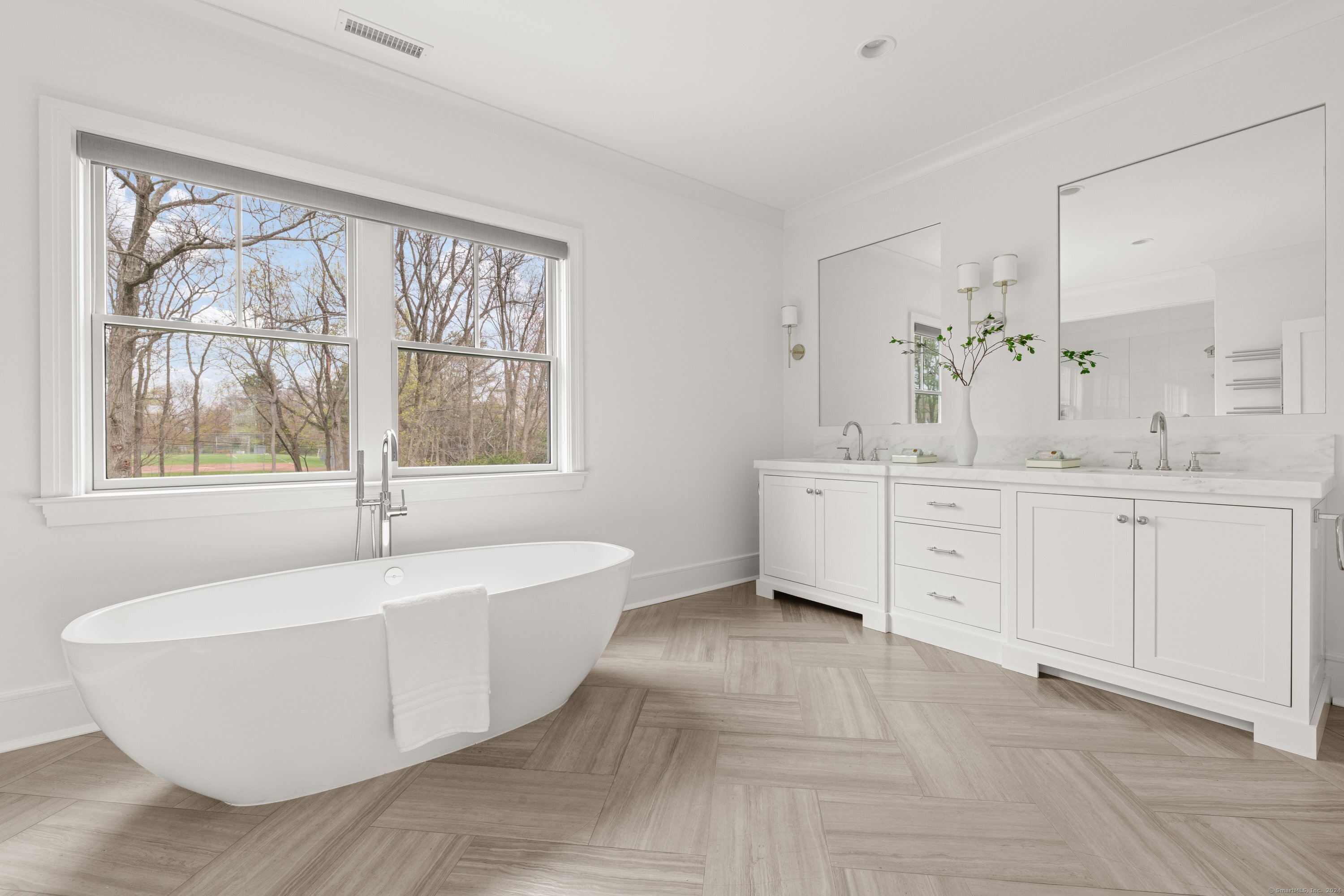 6 Burr Farms Road
