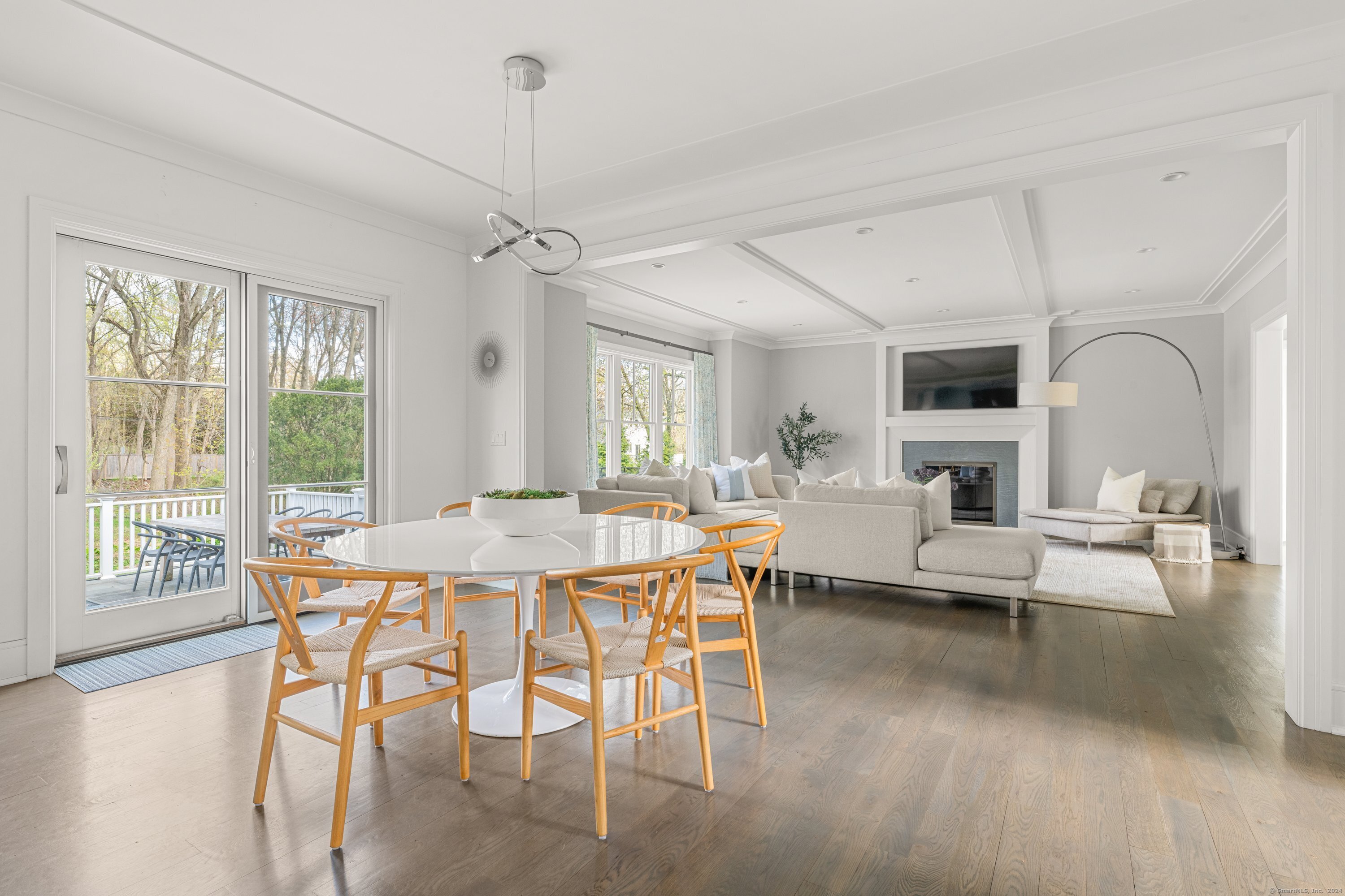 6 Burr Farms Road
