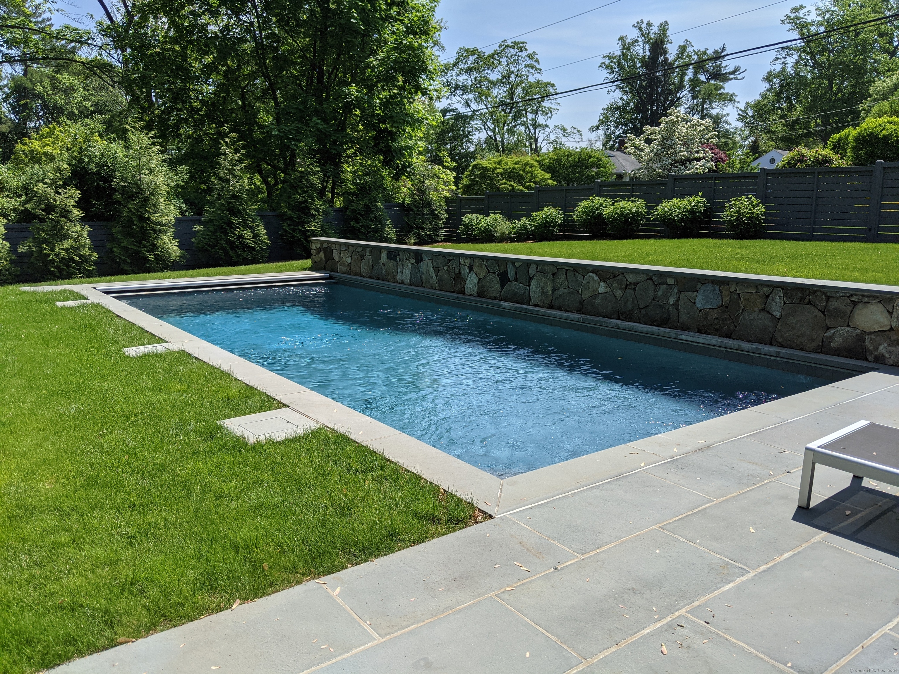 6 Burr Farms Road