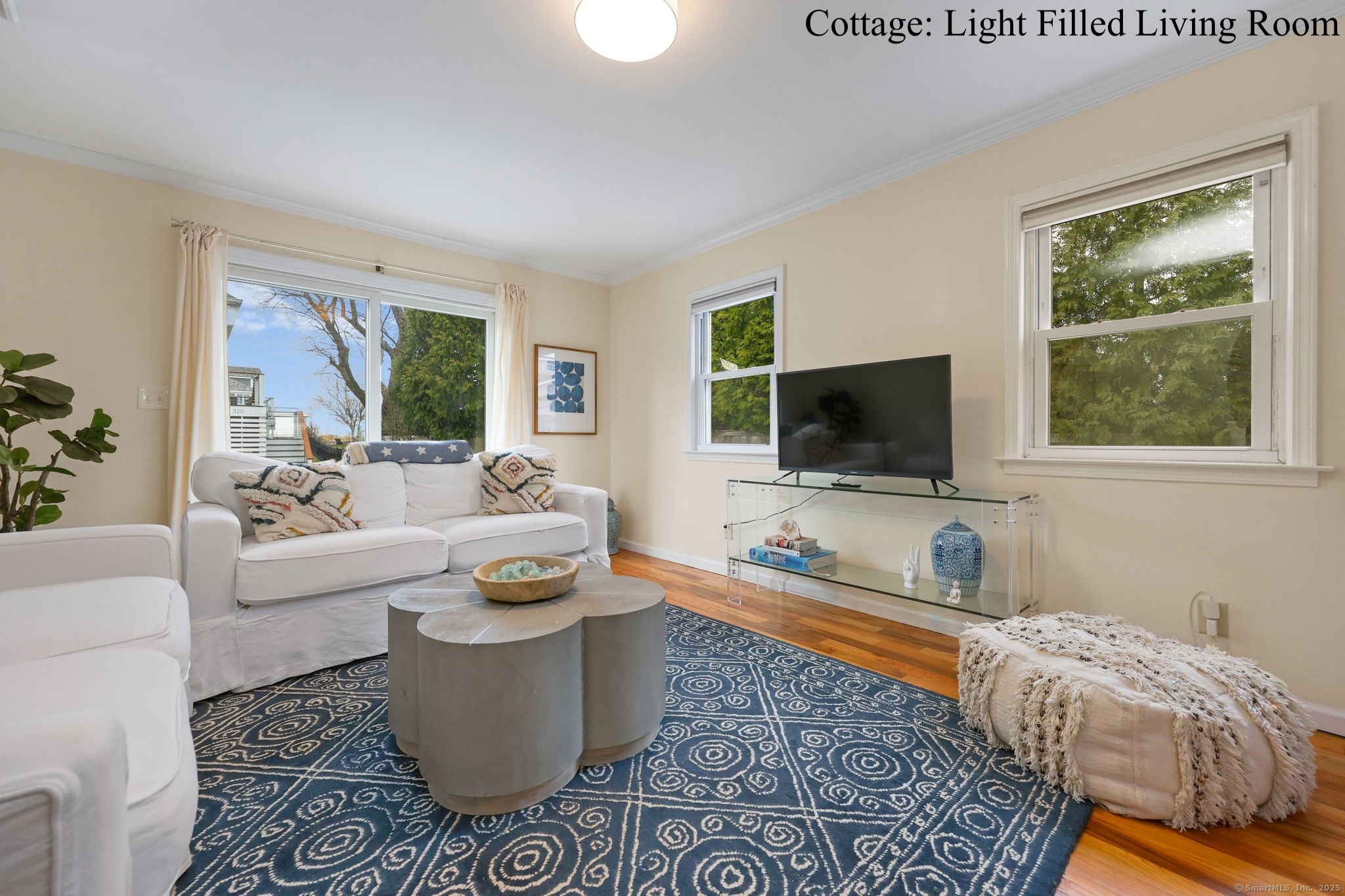 318 Pine Creek Avenue