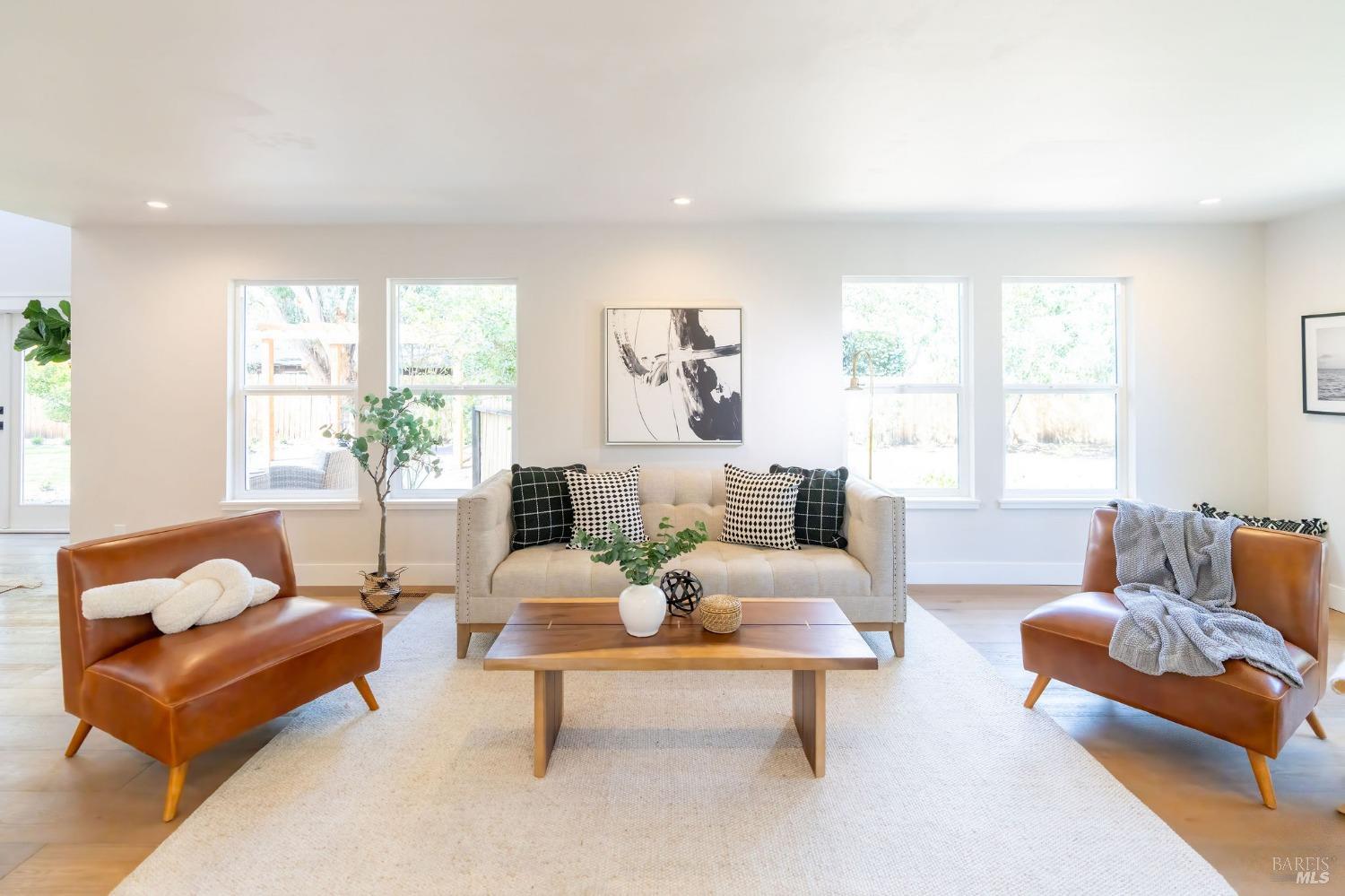 1131 Mountain View Ave