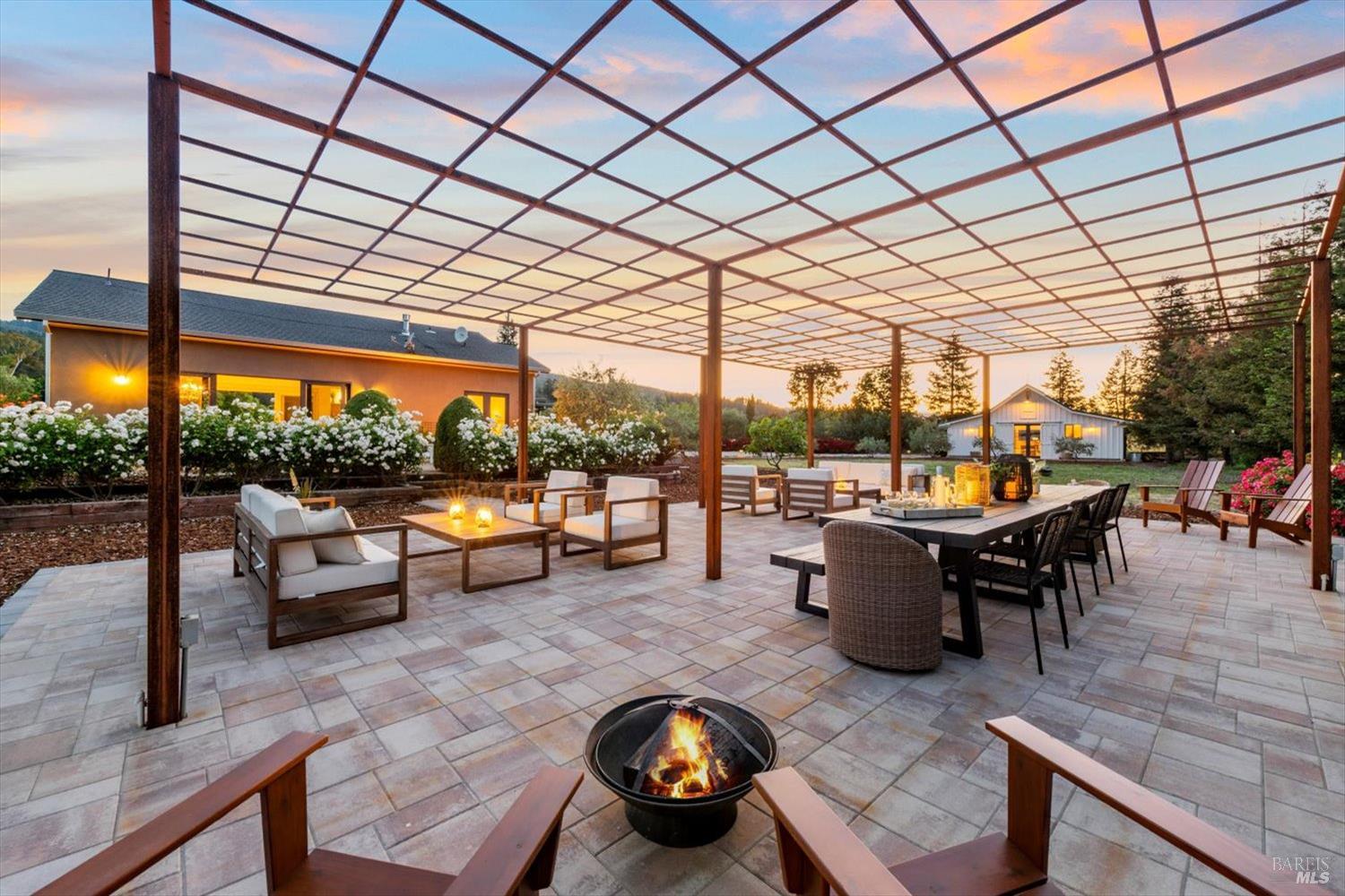 1480 S Whitehall Lane